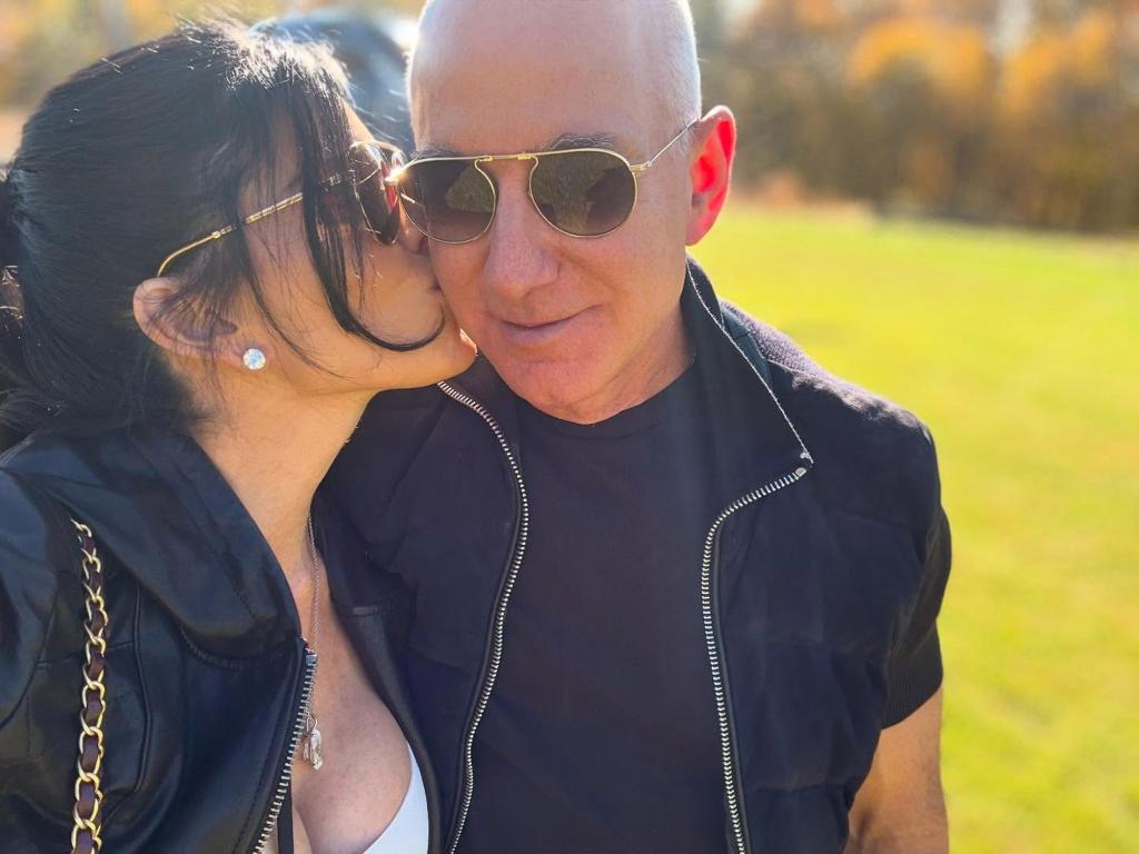 Lauren Sánchez and Jeff Bezos in a selfie. 