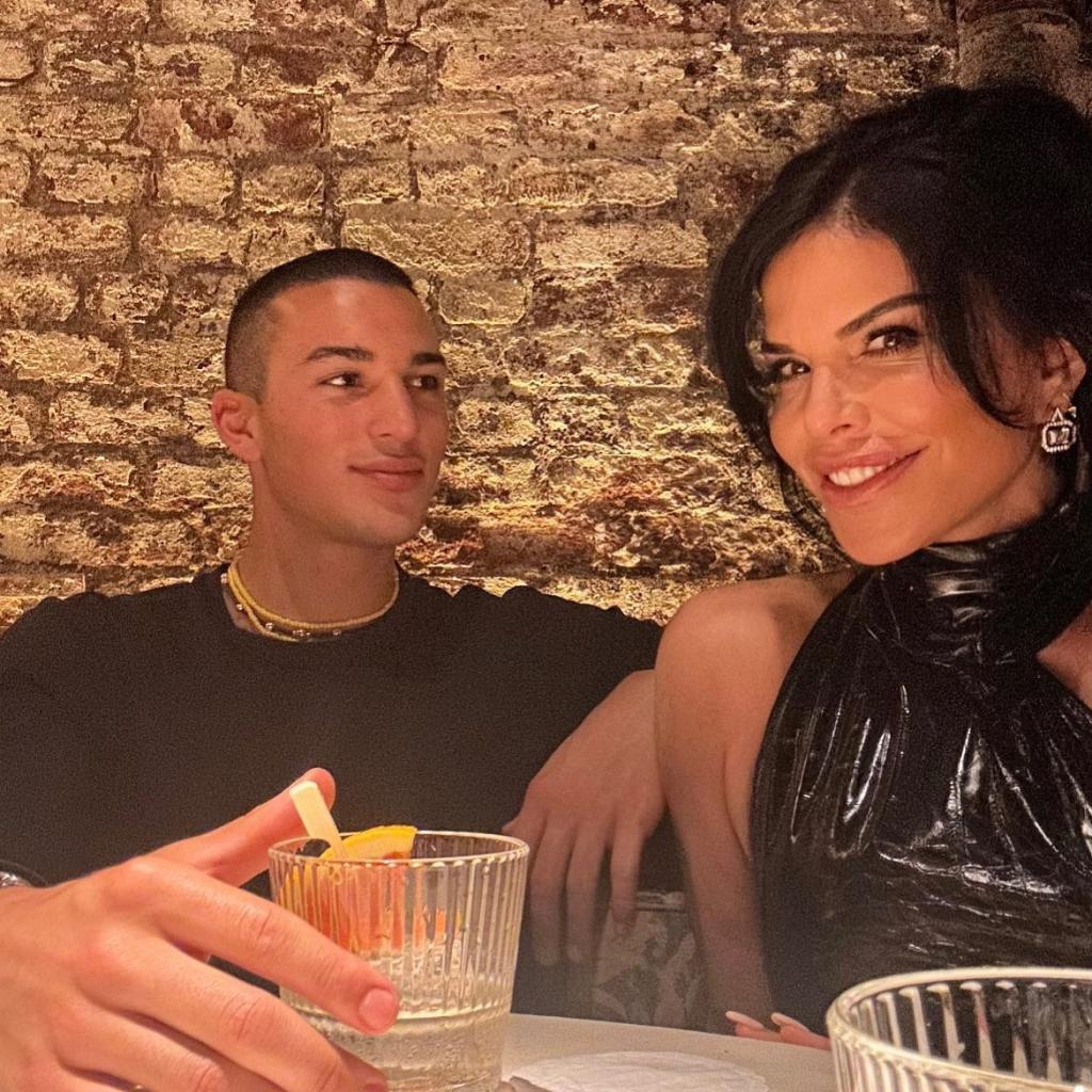Lauren Sánchez in a selfie with Nikko Gonzalez. 