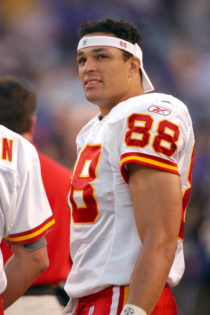 Tony Gonzalez in 2003. 