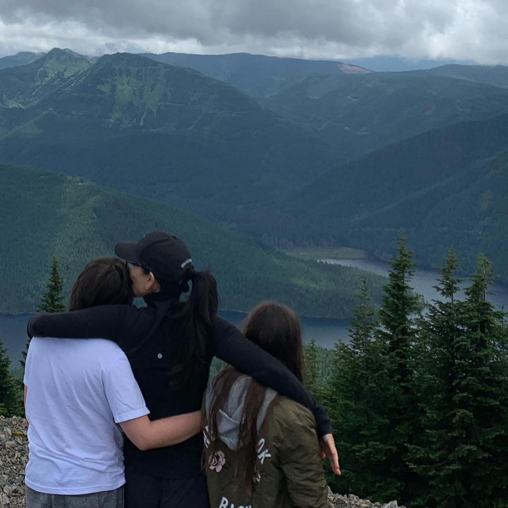 Lauren Sánchez with her son Evan and daughter Ella on a hike. 